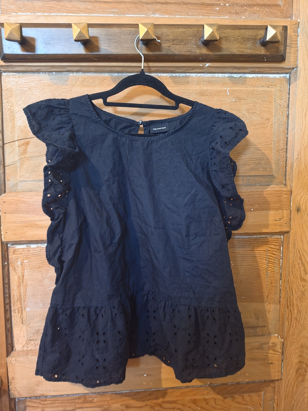 Who What Wear Black Eyelet Ruffle Sleeve Peplum Blouse
